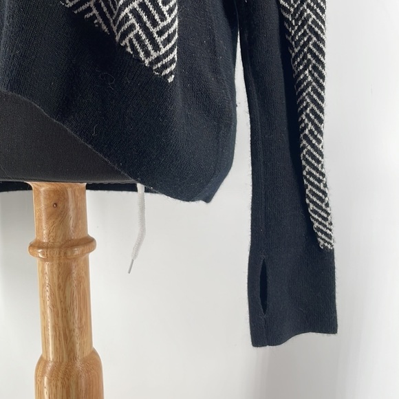 Lululemon Yogi Crew Sweater
Black / White merino wool warm layer mountain sz 8 - Picture 6 of 12